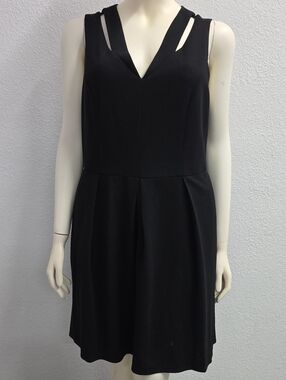 Rebel Wilson x Angels Black Beauty Cutout V-Neck Fit & Flare Dress 1X NWT